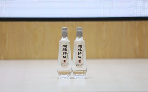 沱牌特級T68新品發(fā)布：舍得酒業(yè)沖擊650億元光瓶酒市場