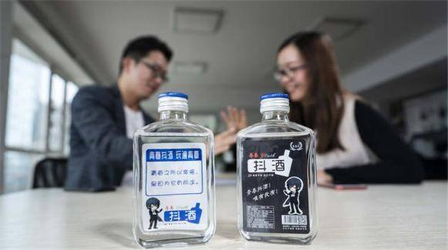 如何推廣白酒？可以借鑒江小白的推廣套路！