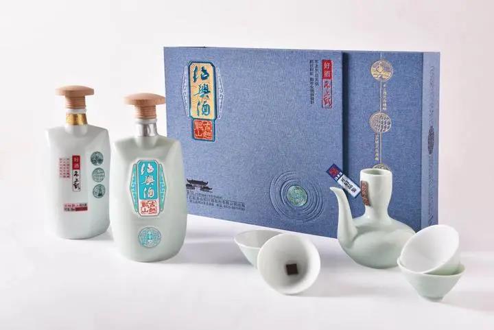 敢以“不上頭”命名，這款黃酒新品的目標(biāo)，不只是標(biāo)桿