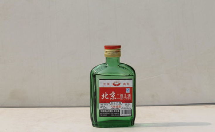 低價(jià)小瓶白酒批發(fā)(小瓶酒批發(fā)價(jià)格和圖片)