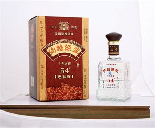 為什么有的白酒會(huì)發(fā)黃,白酒為什么變黃