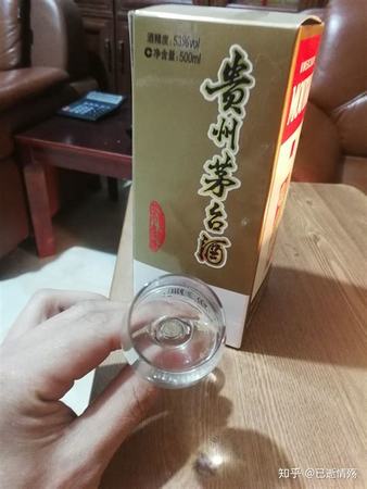 茅臺品鑒酒如何鑒定,如何品鑒茅臺鎮(zhèn)醬香型白酒